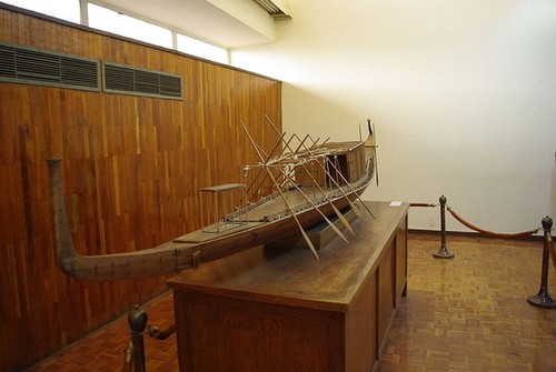 Khufu’s graceful solar barque model - already on display ©  SW